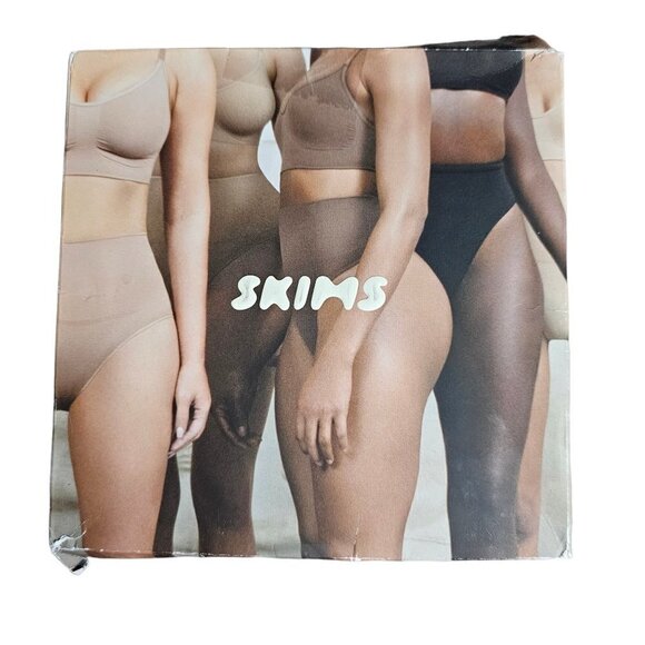 SKIMS Seamless Sculpting Mid Waist Nude Thong Shapewear - Picture 1 of 10